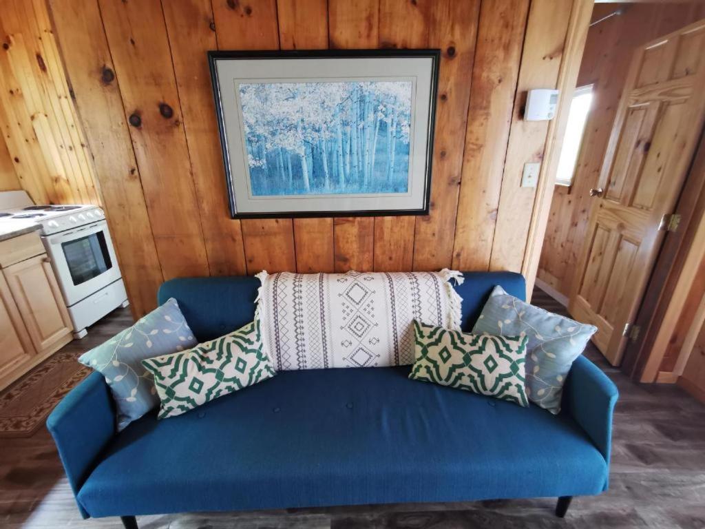 Knotty Pine Cottages, Suites & Motel Rooms Ingonish Eksteriør billede
