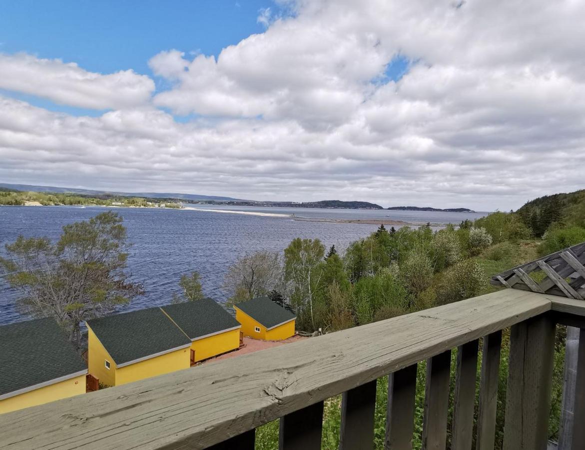 Knotty Pine Cottages, Suites & Motel Rooms Ingonish Eksteriør billede