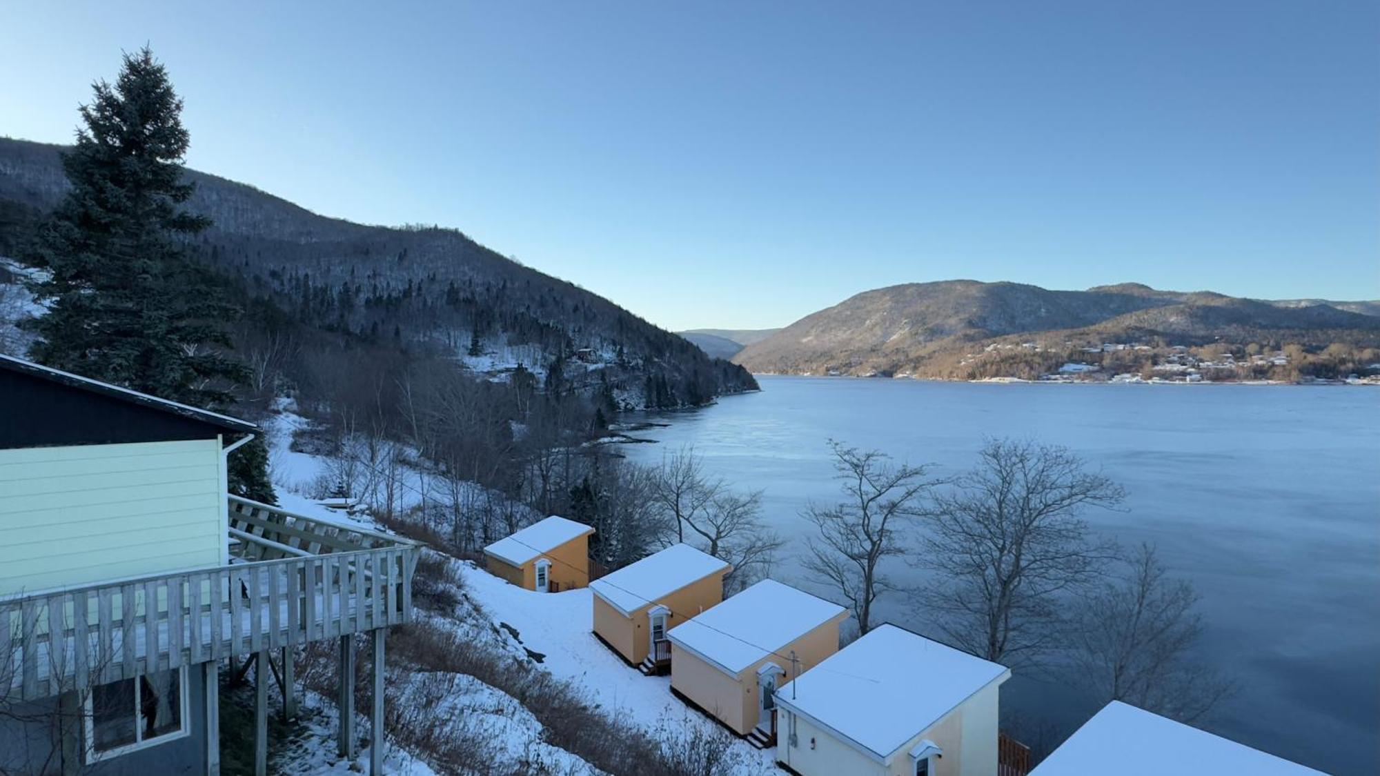 Knotty Pine Cottages, Suites & Motel Rooms Ingonish Eksteriør billede