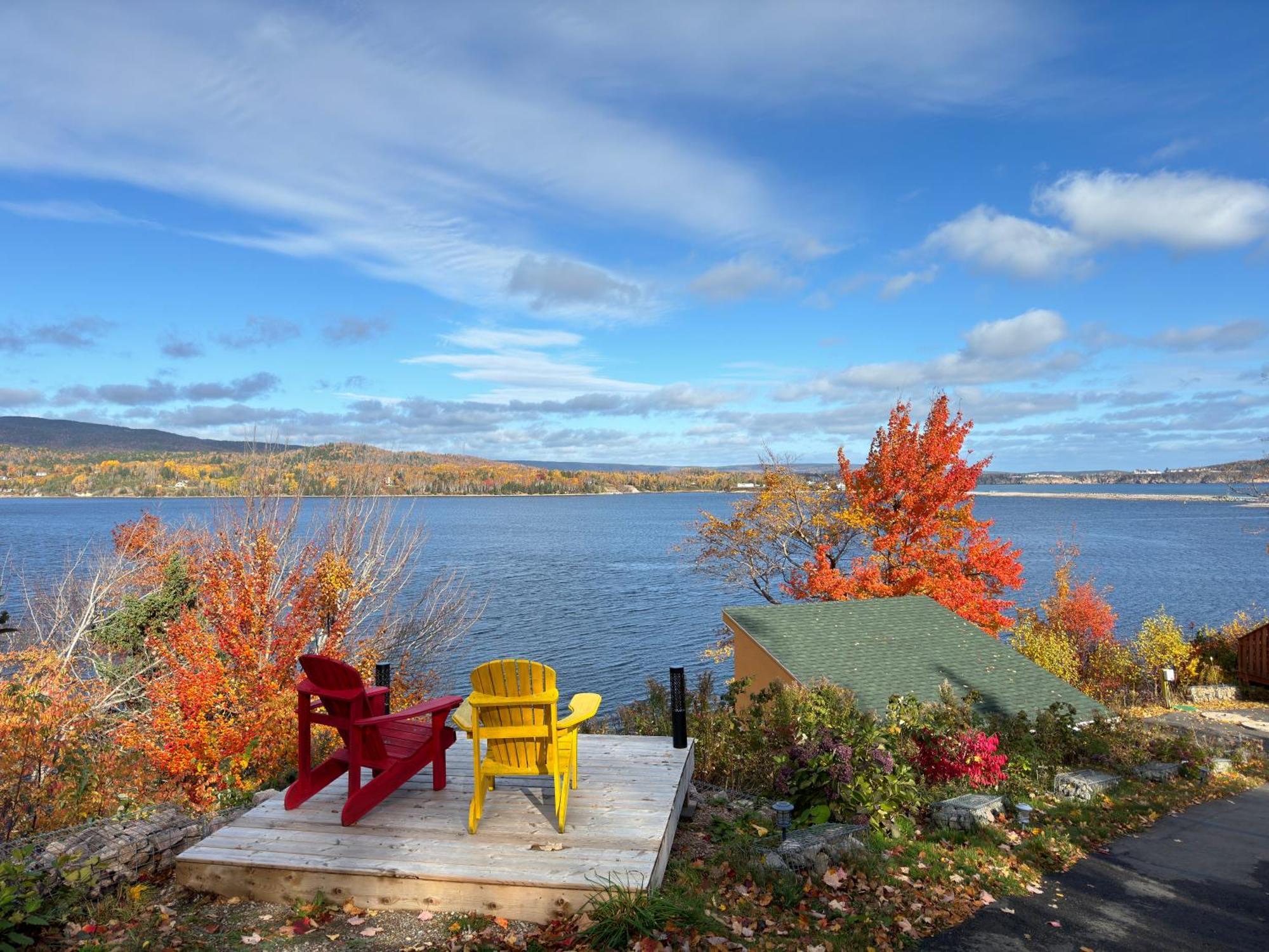 Knotty Pine Cottages, Suites & Motel Rooms Ingonish Eksteriør billede