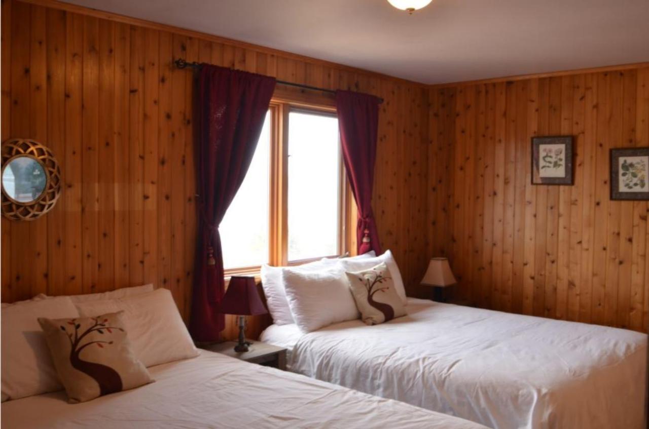 Knotty Pine Cottages, Suites & Motel Rooms Ingonish Eksteriør billede