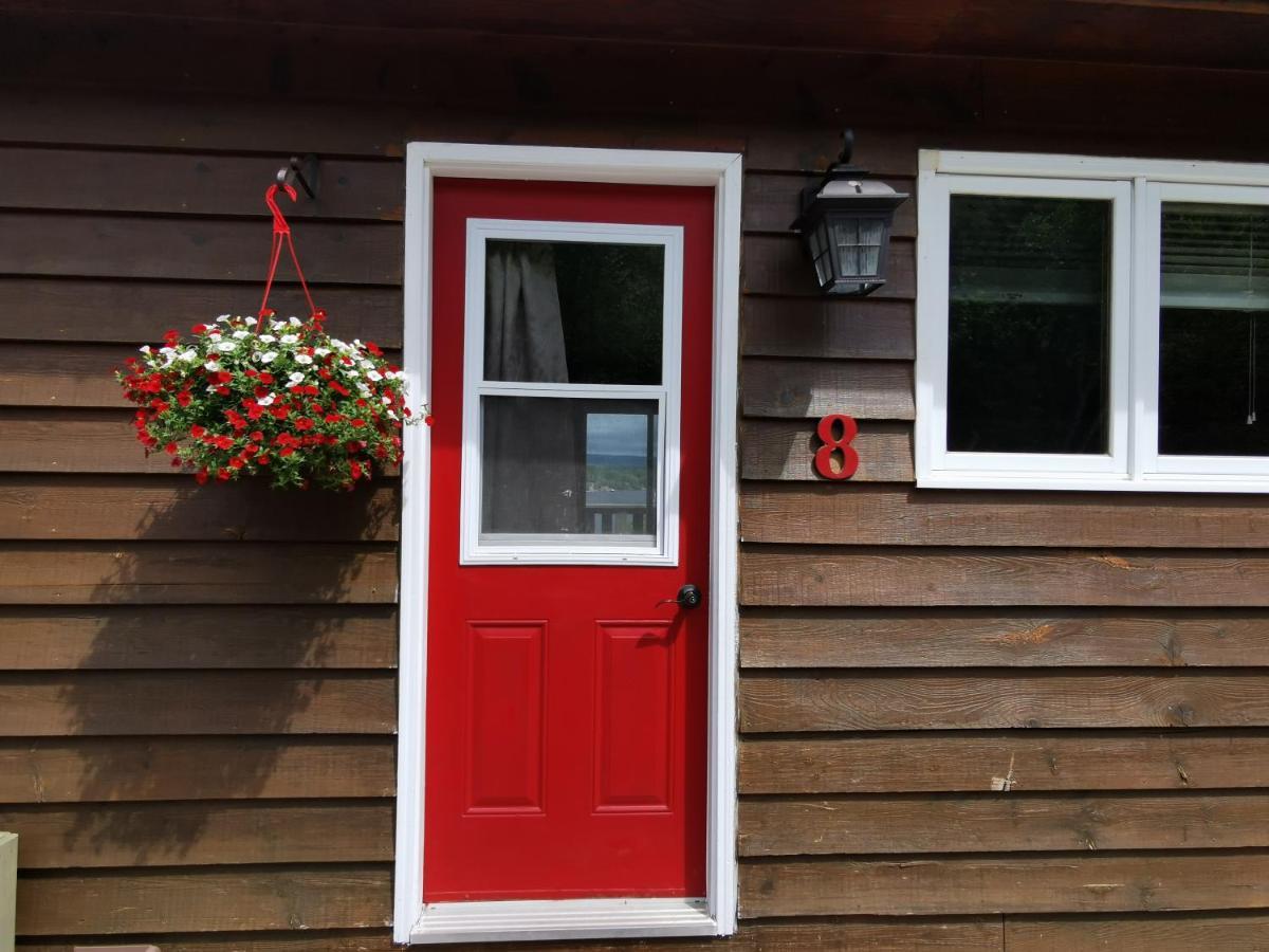 Knotty Pine Cottages, Suites & Motel Rooms Ingonish Eksteriør billede