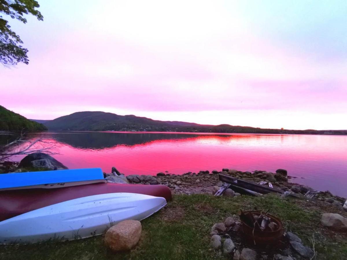 Knotty Pine Cottages, Suites & Motel Rooms Ingonish Eksteriør billede